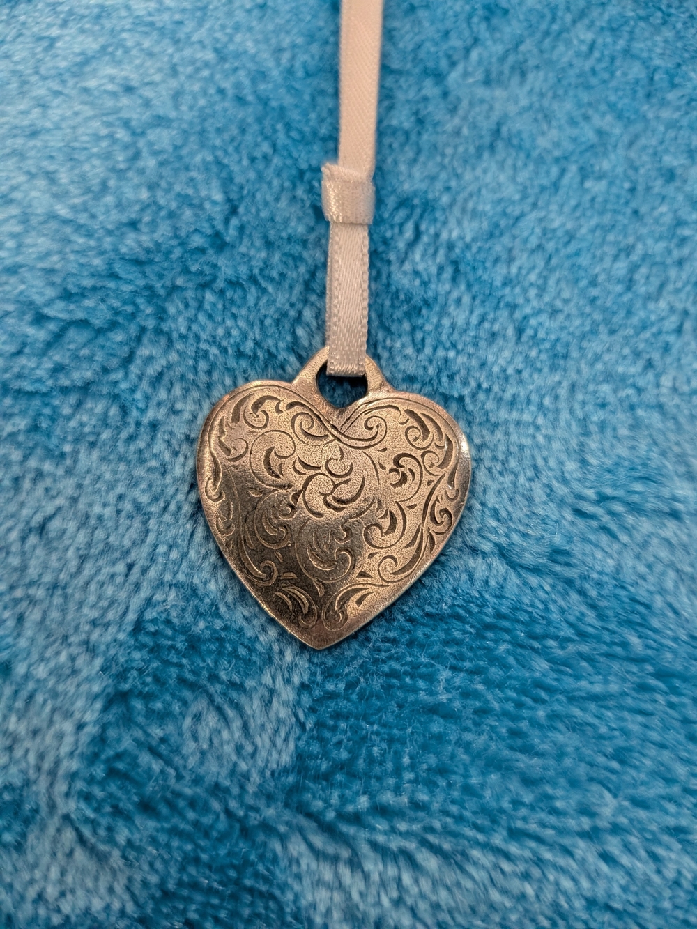 💗 Pewter Engraved Heart Pendant  💗